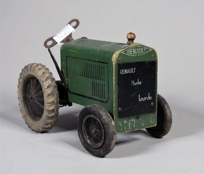 null Rare tracteur RENAULT vert mécanique en tôle et bois avec la clé, mécanisme...