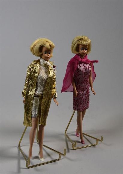 null Lot de deux barbies American girl (1965/1967), jambes pliantes, blondes. Une...