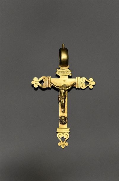 null Croix de Champagne Ardenne en or jaune 18K (750°/°°) ciselé XIXe siècle, poinçon...