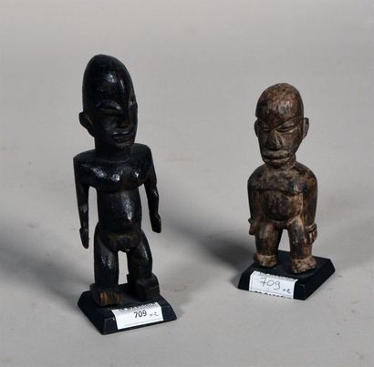 null Lobi, Burkina Faso Lot de statuettes comprenant : - une statuette d'homme en...