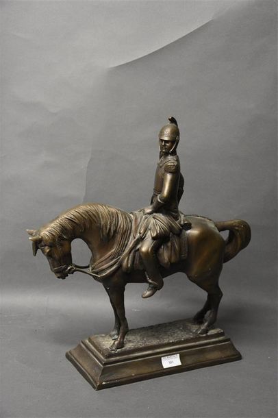 null Ecole FRANCAISE du XIXe siècle Dragon à cheval Régule à patine brune H. 43 cm...
