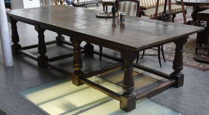 null Table de ferme en chêne reposant sur quatre pieds balustre à entretoise
H. 79...