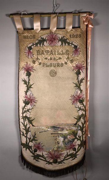 null Bannière de récompense, Bataille de Fleurs, Nice, 1928, décor peint et brodé...