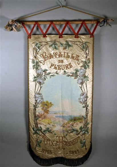 null Bannière de récompense, Bataille de Fleurs, Nice, 1921, décor peint et brodé...