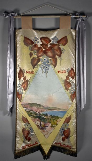 null Bannière de récompense, Bataille de Fleurs, Nice, 1938, décor peint sur satin...