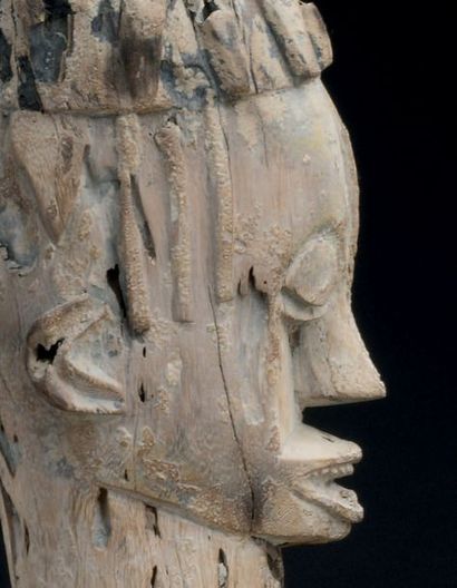 null Statue d'autel Eshe Urhobo - NIGERIA
Bois
H. 77 cm

Provenance
Vente Loudmer-Poulain,...