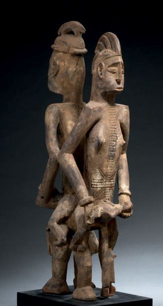 null Statue Ijo - NIGERIA
Bois
H. 72 cm
Les Ijo sont considérés comme les habitants...