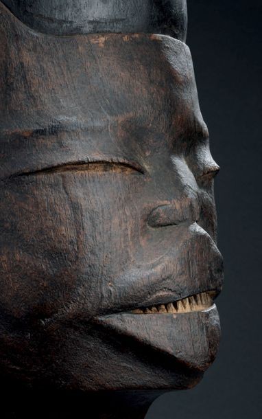 null Masque heaume Lipiko Makonde - MOZAMBIQUE
Bois
H. 31 cm

Provenance
Galerie...