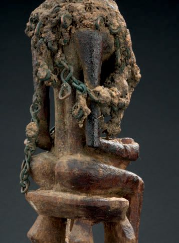null Statue Dogon - MALI
Bois, matières sacrifielles, métal
H. 33 cm

Provenance
Alain...