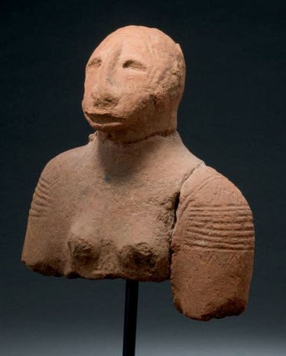 null Ensemble comprenant une statue animalière et un buste féminin
Bankoni - MALI
Terre...