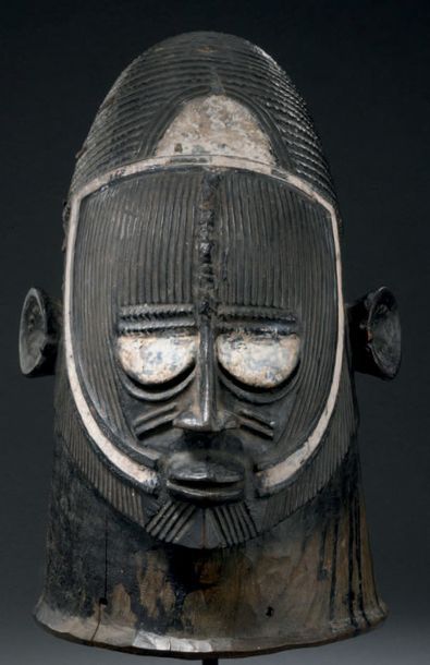 null Masque-heaume Agba Igala - NIGERIA
Bois
H. 34 cm

Provenance
Pierre Loos, Bruxelles

Exposition
La...