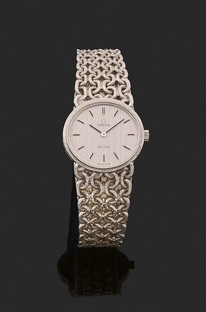 OMEGA Modèle De Ville
Montre-bracelet de dame, en or gris 750 millièmes, la montre...