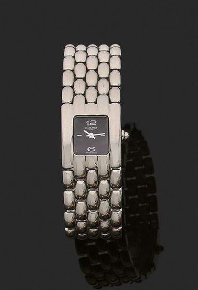 CHAUMET Modèle Khesis
Montre-bracelet de dame, en métal, la montre de forme rectangulaire,...