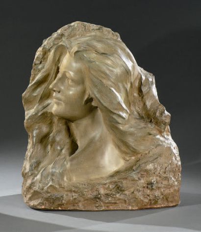 Enzo SIGHIERI (1868- ?) Femme pensive
Portrait sculpté.
Épreuve en terre cuite patinée.
Signée...