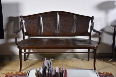 Gebruder Thonet 2070, variante à 4 fonds de dossier
Banquette trois places en bois...