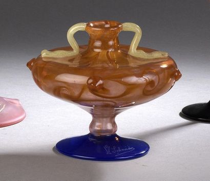 Charles SCHNEIDER (1881-1953) Série dite Bijoux
Intéressant vase traité dans le goût...