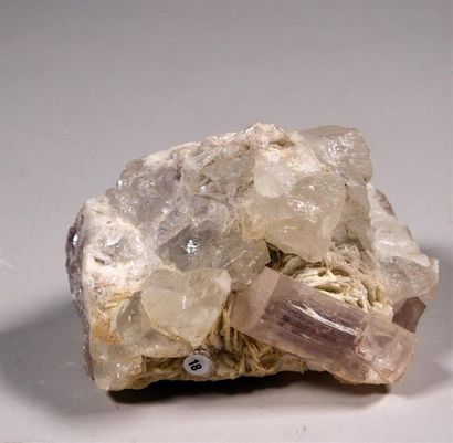 null KUNZITE ET QUARTZ PAKISTAN (11cm)