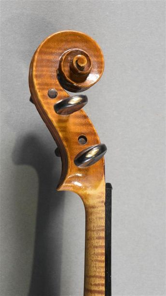 null Violon copie GUARNERIUS, atelier de Laberte. Bon état. Fond deux pièces 354...