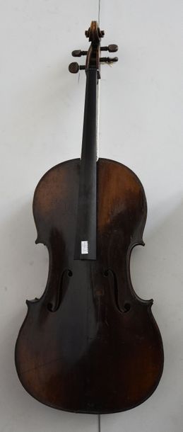 null Violoncelle français fin du XIXème siècle, portant l'étiquette de STRADIVARIUS....