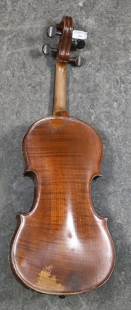 null Violon des ateliers Laberte avec étiquette. Bon état. Fond une pièce 358 mm