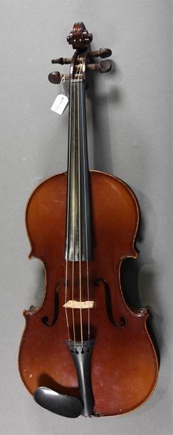 null Violon 3/4 de JTL étiquette Stradivarius.Très bon état. Fond deux pièces 338...