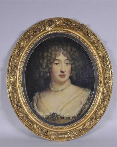 null Ecole FRANCAISE dans le goût du XVIIe siècle Portrait de femme au collier de...