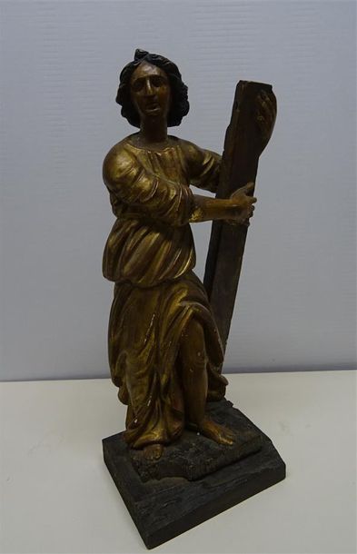 null Statue de saint homme en bois sculpté patiné et doré XVIIIe siècle H. 41 cm...