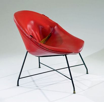 Augusto BOZZI (1924-1982), Edition SAPORITI Fauteuil bas, coque garnie de skaï rouge,...