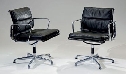 Charles (1907-1978) et Ray (1912-1988) EAMES Édition Herman Miller Paire de fauteuils...