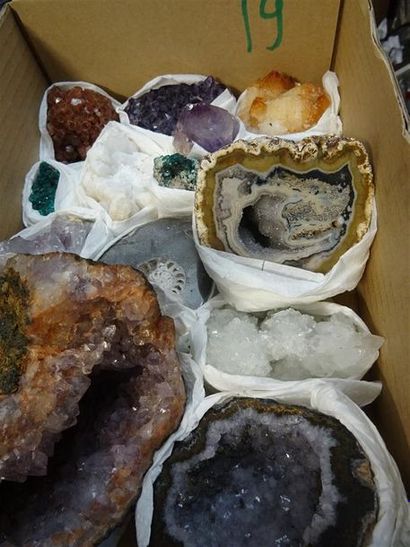 null LOT MINERAUX 14 PIECES