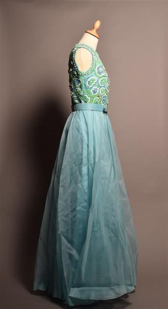 null BALMAIN Boutique circa 1975. Robe du soir longue en voile viscose bleu turquoise,...