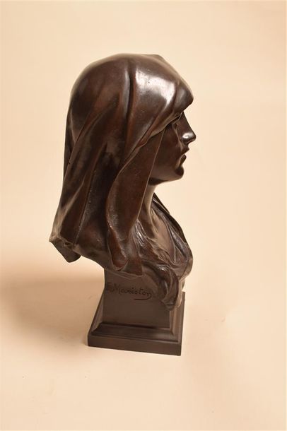 null Eugène MARIOTON (1854-1933) Buste de vierge Bronze à pâtine brune, signé, dédicassé...