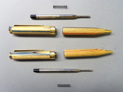 null REDEN'S Paire de stylos bille en bois pour le bi-centenaire de la Révolution...