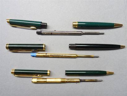 null WATERMAN Trois stylos bille en métal laqué vert Nous joignons trois stylos bille...