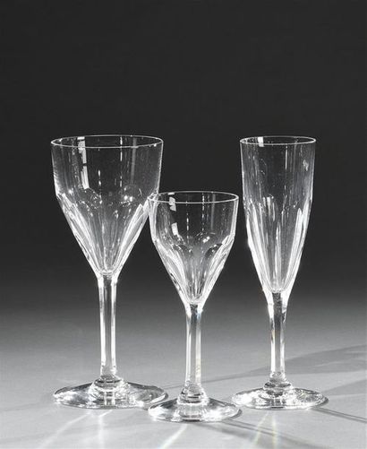 null SAINT LOUIS Partie de service de verres modèle "Bristol" comprenant 12 verres...