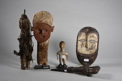 null Art Africain Lot composé d'une figure, d'un masque, d'une statuette représentant...