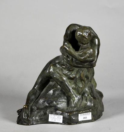 null Godefroid DEVREESE (1861-1941) Le Baiser Epreuve en bronze à patine verte, signée,...