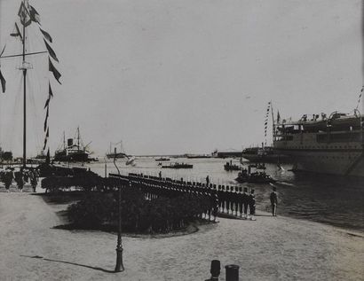 null Égypte, Port-Saïd, Canal de Suez, vers 1900
Ensemble de 9 tirages encadrés,...