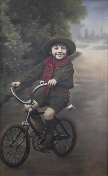 A. CHAVANES, photographe à Lyon Portrait d'un garçonnet en tenue de boy-scout sur...