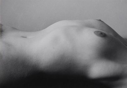 Roger Parry (1905-1977) Étude de nu, vers 1940 Tirage argentique H. 12,8 cm - L....