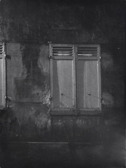 Roger Parry (1905-1977) Petites rues et fenêtres de Paris, 1935/1950
Ensemble de...