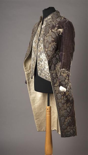 null Habit à la française, époque Louis XVI, habit et culotte à pont en velours miniature...