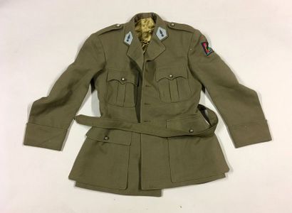 null FRANCE Uniforme kaki d'Officier d'Etat Major 1945/50 Avec insigne " Rhin et...