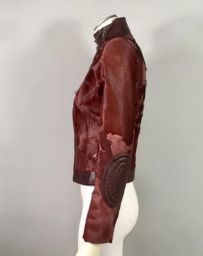 null MUGLER. Veste blouson motard en cuir et empiècements de peaux bordeaux, col...