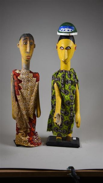 null BOZO - MALI Lot de deux marionnettes en bois polychrome, les bras articulés...