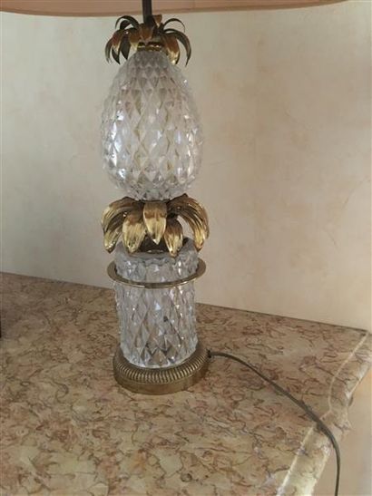 null Pied de lampe ananas en verre moulé et métal doré Dans le gout du XIXe siècle...