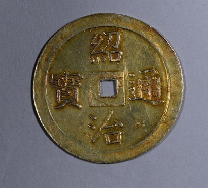 ANNAM- VIETNAM - Thieu Tri (1841- 1847) 5 tien en argent doré
17,2 g, - D. 47 mm
Quelques...