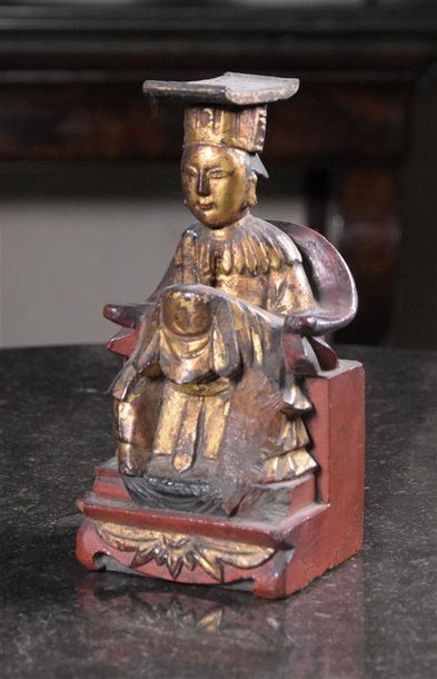 CHINE DU SUD - Fin du XIXe siècle Sculpture polychrome en bois doré et laqué rouge,...