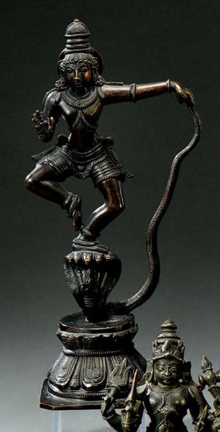 INDE - Début du XXe siècle Statuette en bronze représentant Shiva debout sur un serpent...