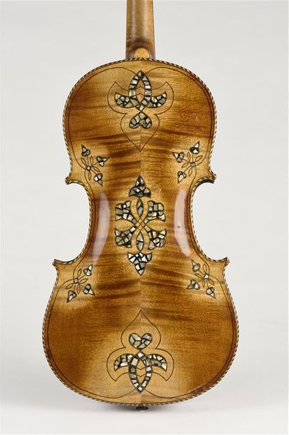 null Violon allemand fait au début du XXe siècle, portant étiquette Stradivarius....